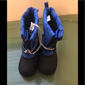 - Boys Size 7 Kola kids snow boots